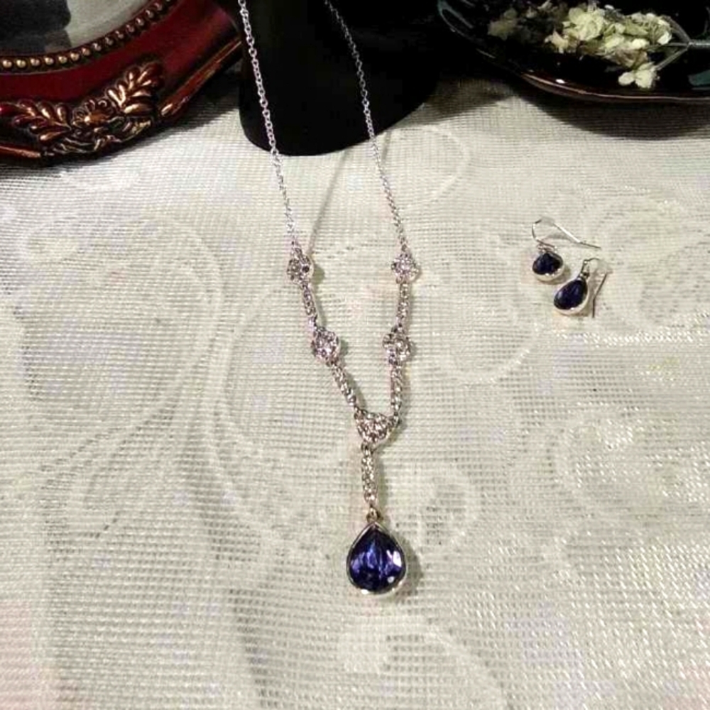 Victorian Gothic Necklace - Picture 2 of 4